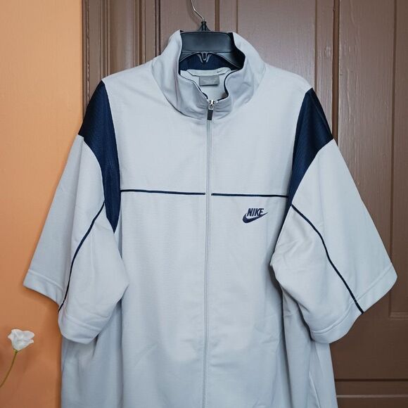 Vintage Nike Men's size L Basketball Warm Up Shirt - Picture 4 of 12